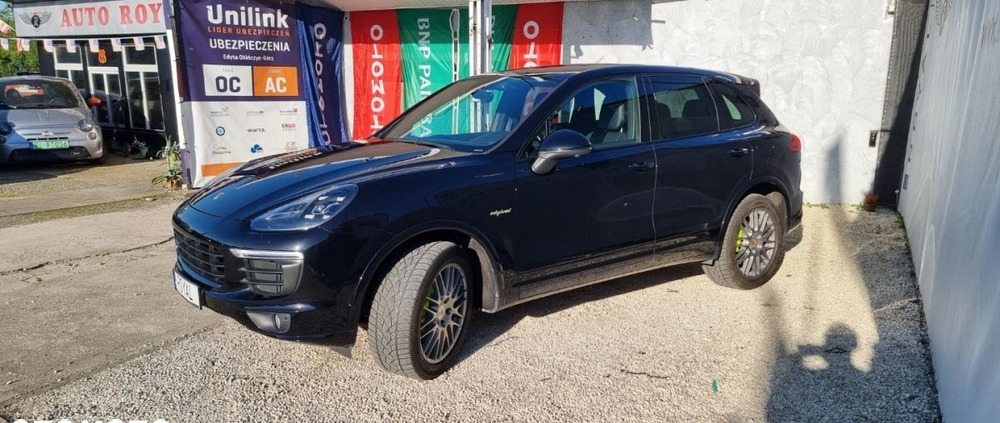 Porsche Cayenne cena 199000 przebieg: 70000, rok produkcji 2017 z Józefów małe 529